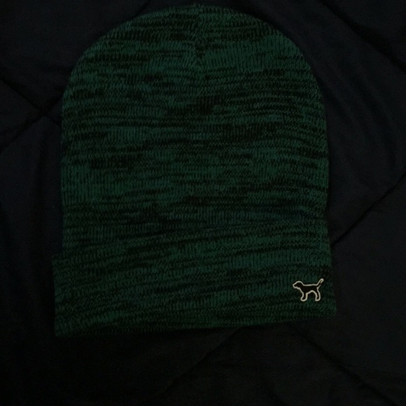 Green and black beanie - Picture 1 of 1
